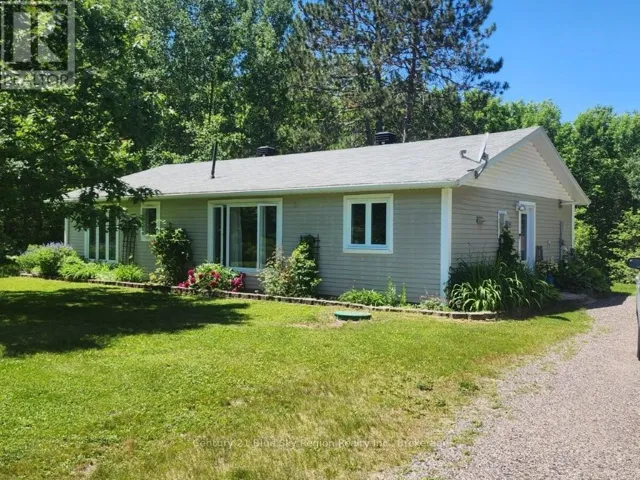 1048 DERLAND ROAD, East Ferris, Ontario P0H1K0