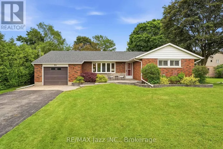 11 LYNWOOD AVENUE, Clarington (Courtice), Ontario L1E2H8
