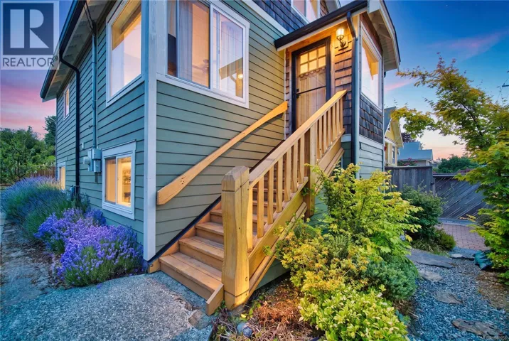 726 Haliburton St, Nanaimo, British Columbia V9R4W7