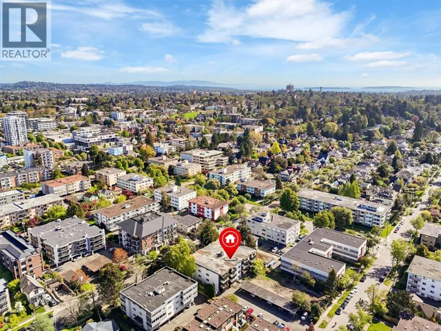 204 1035 McClure St, Victoria, British Columbia V8V3G1