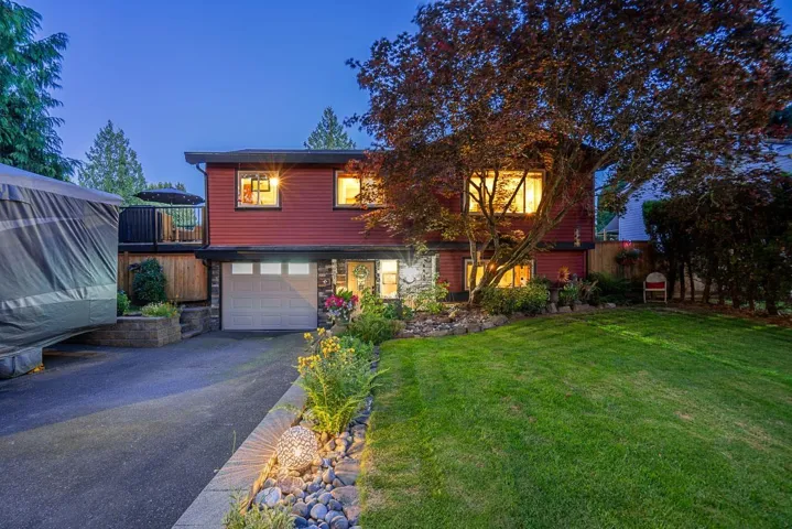 26586 33 AVENUE, Langley, British Columbia V4W3G2