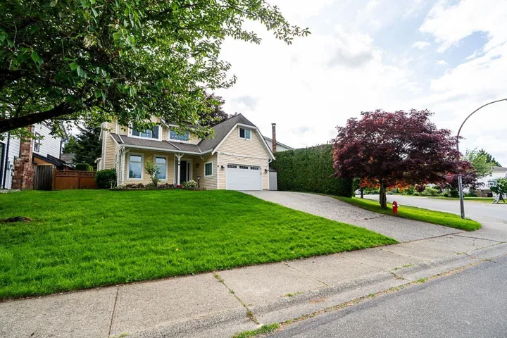 9395 209B STREET, Langley, British Columbia V1M1R8