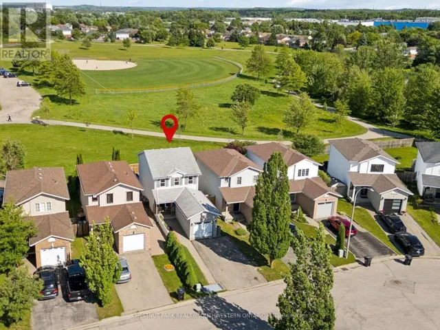 16 WHITE SANDS COURT, Kitchener, Ontario N2E3S4