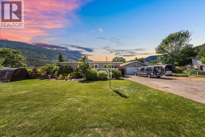 1026 Horcoff Road, Robson, British Columbia V1N4V1