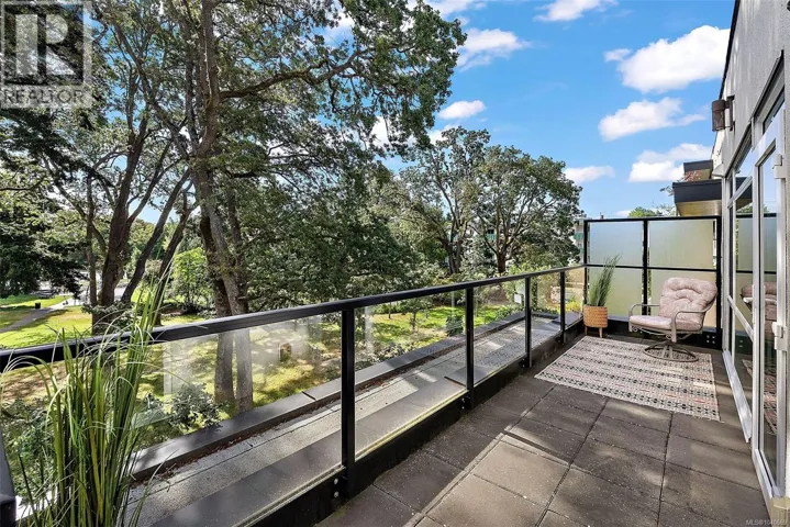 402 1531 Elford St, Victoria, British Columbia V8R3X9