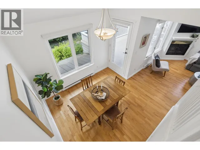 1518 BOWSER AVENUE, North Vancouver, British Columbia V7P2Y3