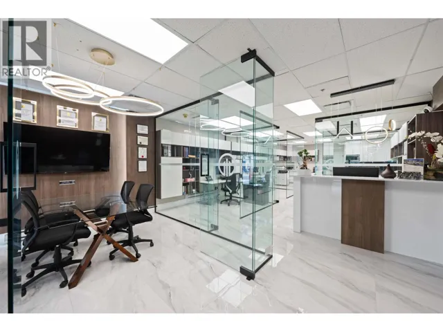 104 E 3RD STREET, North Vancouver, British Columbia V7L1E6