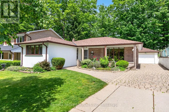 26 BRATTY ROAD, Toronto (York University Heights), Ontario M3J1A9