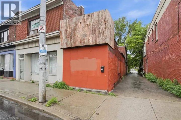 721 1/2 BARTON Street E, Hamilton, Ontario L8L3A7