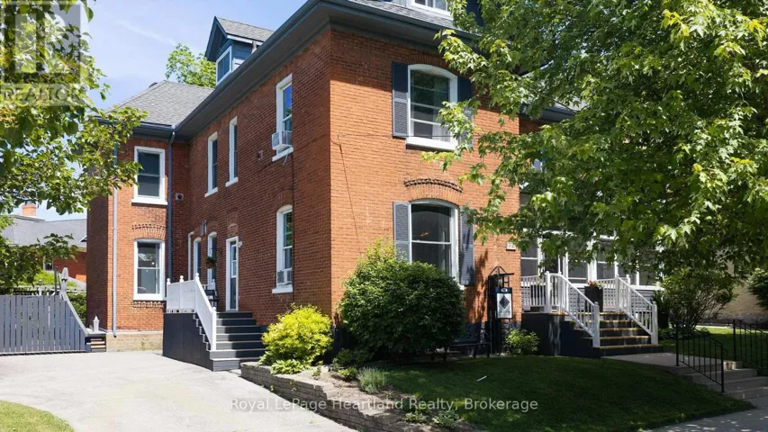 72 COLBORNE STREET, Goderich (Goderich (Town)), Ontario N7A2V9