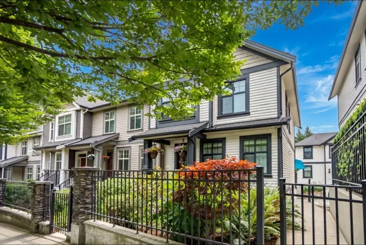 6 35298 MARSHALL ROAD, Abbotsford, British Columbia V3G0E2