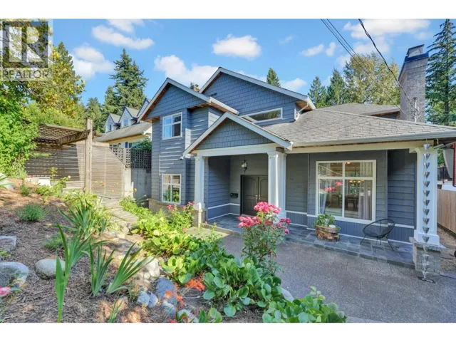 425 TEMPE CRESCENT, North Vancouver, British Columbia V7N1E7