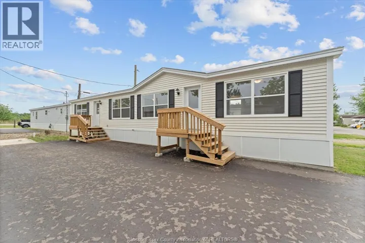 24 REGINA DRIVE, Lakeshore, Ontario N8N2P4
