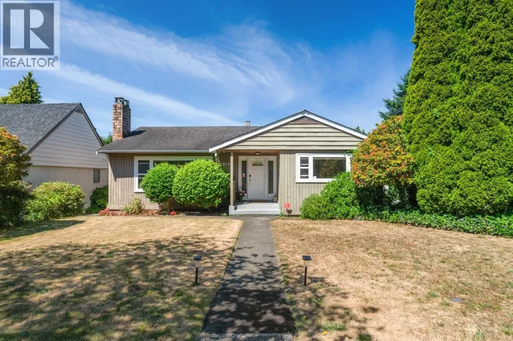 7375 LABURNUM STREET, Vancouver, British Columbia V6P5N2