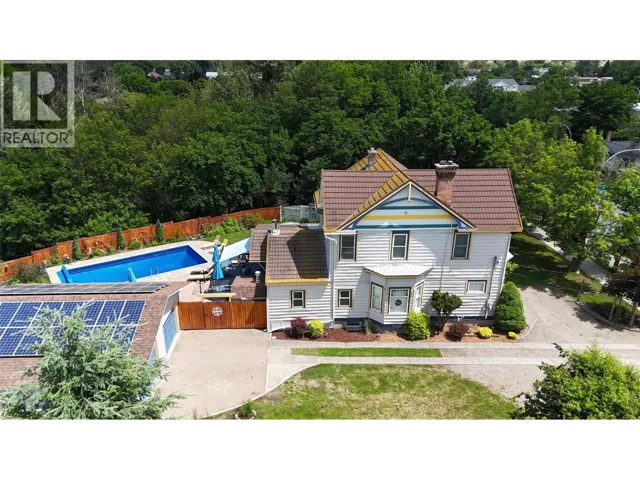 825 Central Avenue, Grand Forks, British Columbia V0H1H0