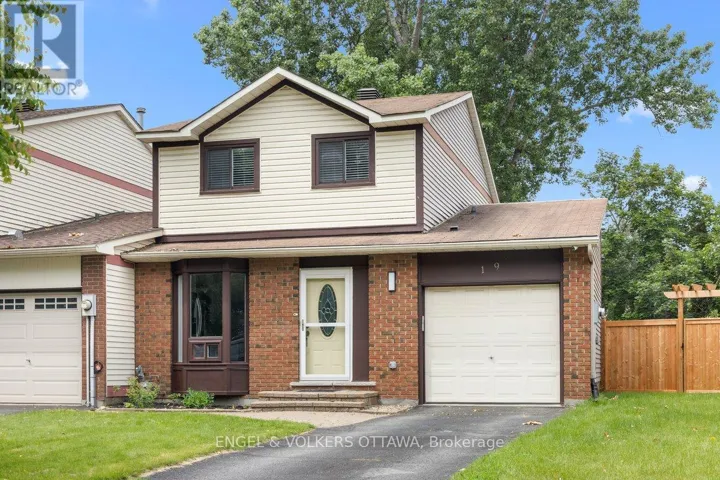 19 WESSEX ROAD, Ottawa, Ontario K2J1S4