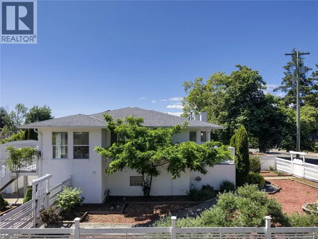 1843 Feltham Rd, Saanich, British Columbia V8N2A4