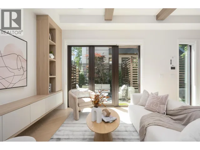 2 3391 VICTORIA DRIVE, Vancouver, British Columbia V5N4M3