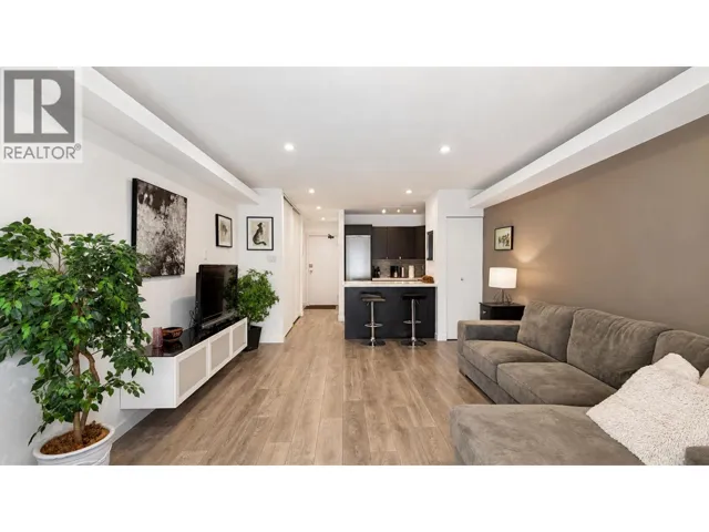 214 1545 E 2ND AVENUE, Vancouver, British Columbia V5N1C8