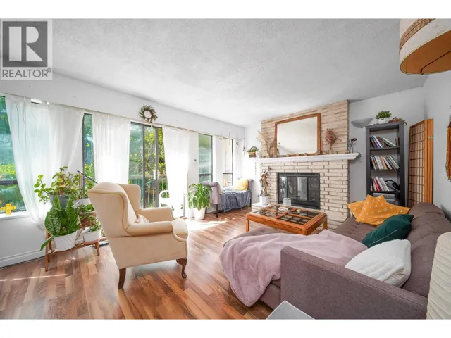 2275 PANDORA STREET, Vancouver, British Columbia V5L1N6