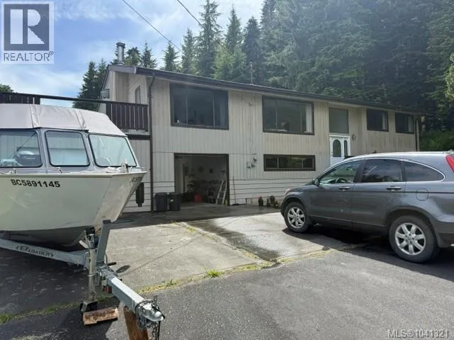 8335 Camelot Rd, Port Hardy, British Columbia V0N2P0