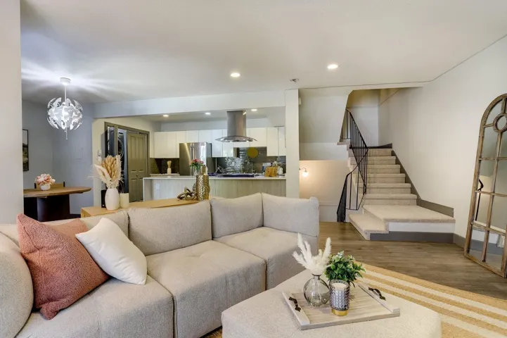 10532 HOLLY PARK LANE, Surrey, British Columbia V3R6X9