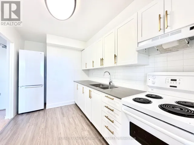 804 - 525 EGLINTON AVENUE E, Toronto (Mount Pleasant East), Ontario M4P1N5