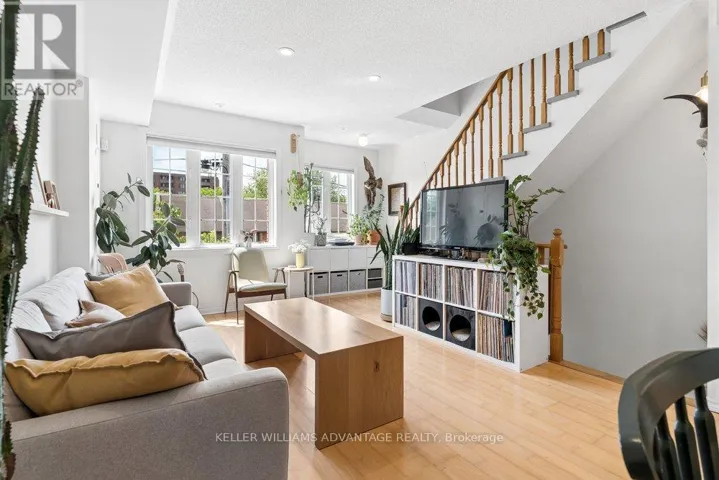 12 CONNOLLY STREET, Toronto (Weston-Pellam Park), Ontario M6N5G3