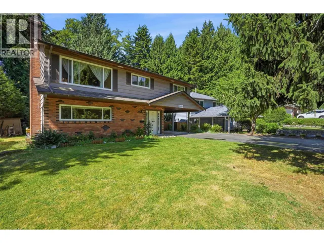 3693 REGENT AVENUE, North Vancouver, British Columbia V7N2C3