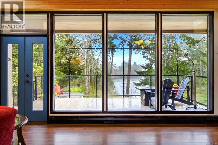 107 Parsons Rd, View Royal, British Columbia V9B3J8