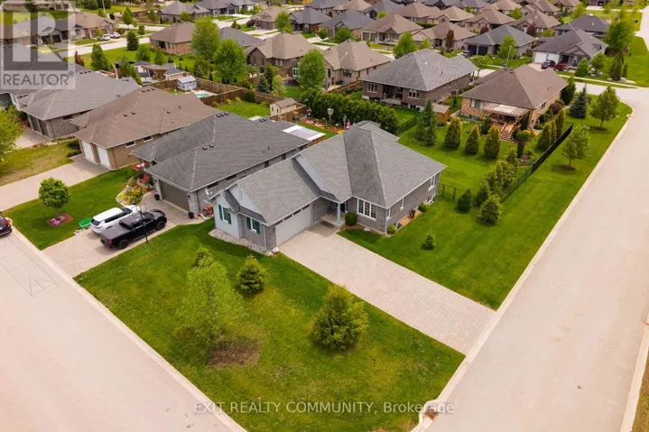 598 BENNETT CRESCENT, Strathroy-Caradoc, Ontario N0L1W0