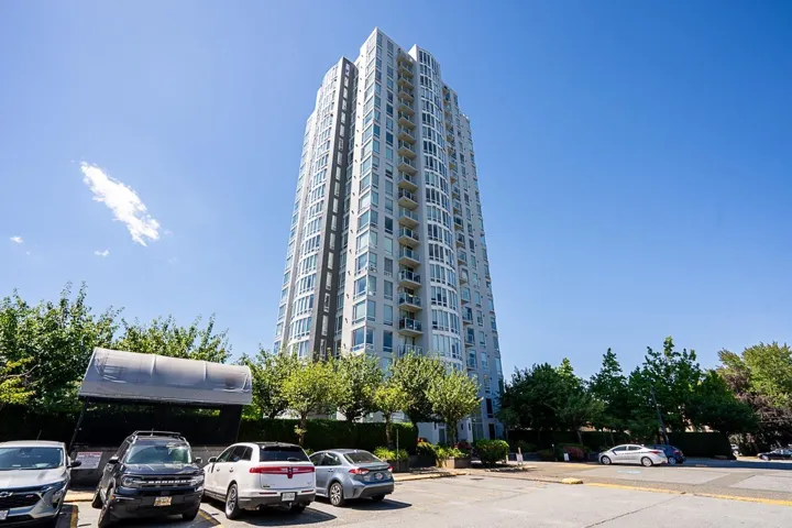 1102 14820 104 AVENUE, Surrey, British Columbia V3R0V9