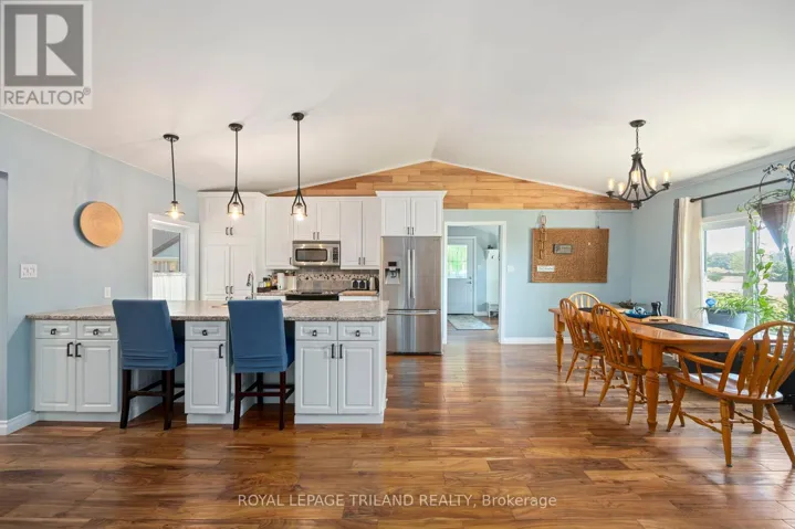 22516 PIONEER LINE, West Elgin, Ontario N0L2C0