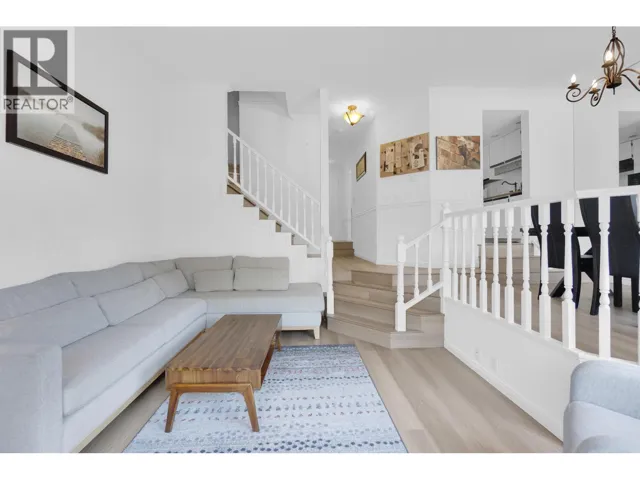 108 216 E 6TH STREET, North Vancouver, British Columbia V7L1P5