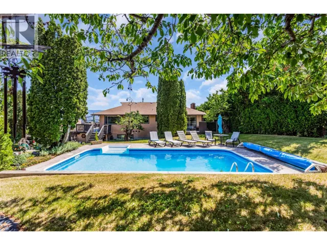 2370 Thacker Drive, West Kelowna, British Columbia V1Z1V8