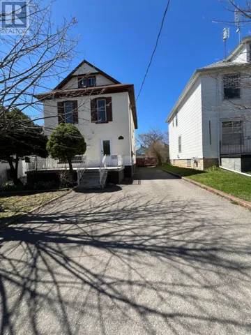 5021 SAINT CLAIR AVENUE, Niagara Falls (Downtown), Ontario L2E3T8