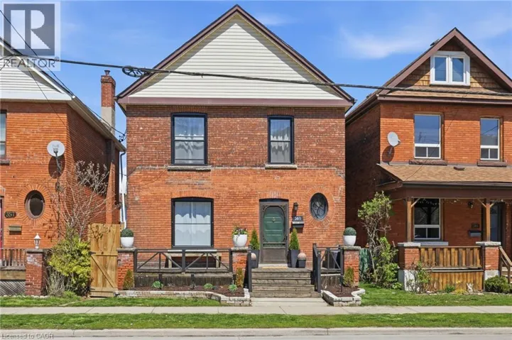 361 CUMBERLAND Avenue, Hamilton, Ontario L8M2A5