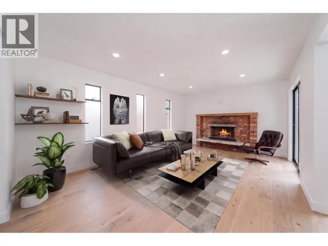 3974 W 10TH AVENUE, Vancouver, British Columbia V6R2G8