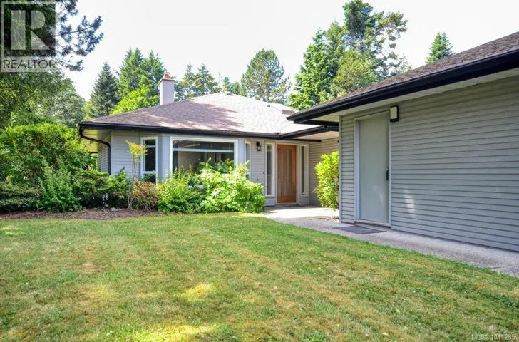 6 4630 Lochside Dr, Saanich, British Columbia V8Y2T1
