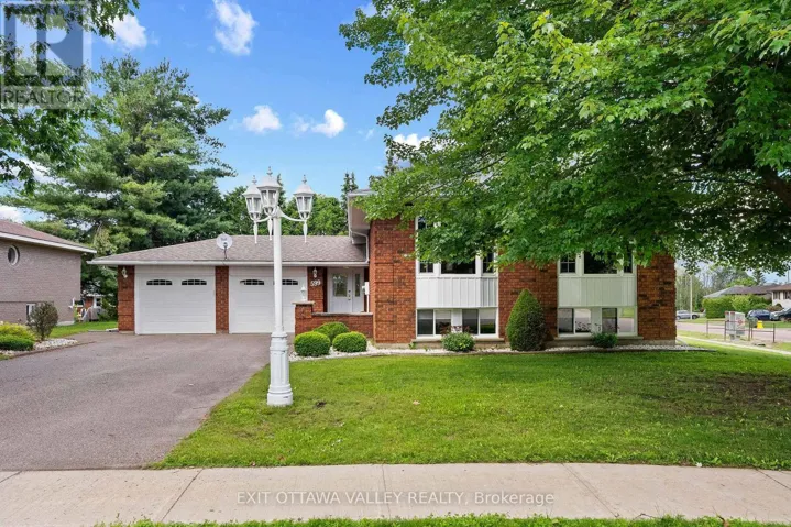 599 HILLSIDE AVENUE, Pembroke, Ontario K8A8G4