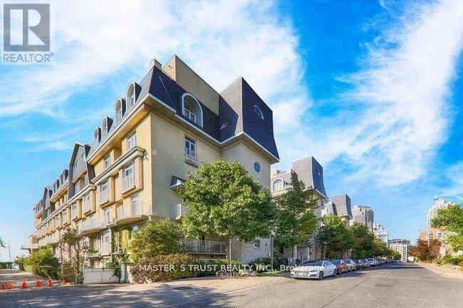 238 - 30 STADIUM RD ROAD, Toronto (Niagara), Ontario M5V3P4