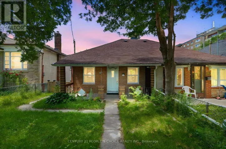 150 SPEARS STREET, Toronto (Rockcliffe-Smythe), Ontario M6N3X7