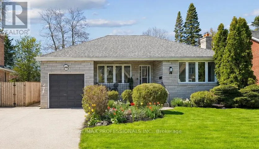28 SPRING GARDEN ROAD, Toronto (Stonegate-Queensway), Ontario M8Z3X1