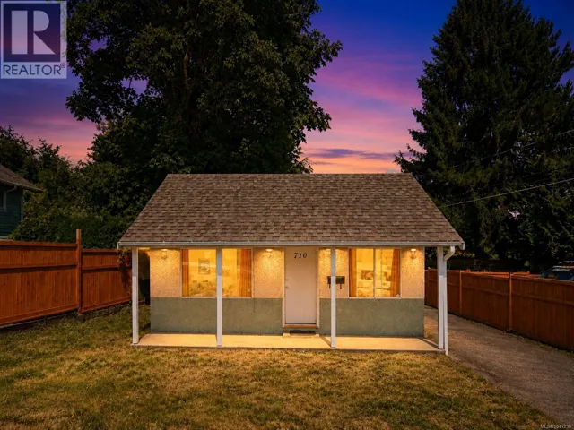 710 Fitzwilliam St, Nanaimo, British Columbia V9R3B6