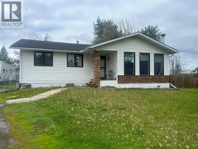 806 7 A Street, Fox Creek, Alberta T0H1P0