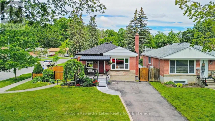 920 ELMDALE CRESCENT, Peterborough (Northcrest Ward 5), Ontario K9H6G3