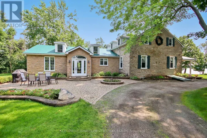 100 LOCH END ROAD, Beckwith, Ontario K7C0S9