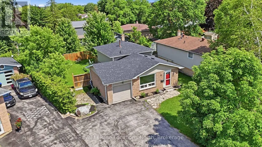32 Courtice Cres with legal accessory suite!