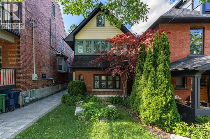 225 OAKMOUNT Road, Toronto, Ontario M6P3K3