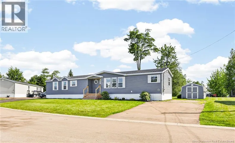 35 Richibuctou, Dieppe, New Brunswick E1A7N1